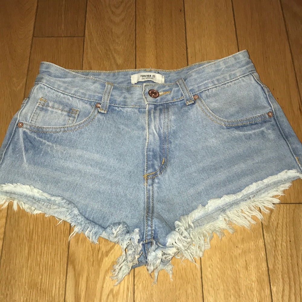 CUTOFF SHORTS